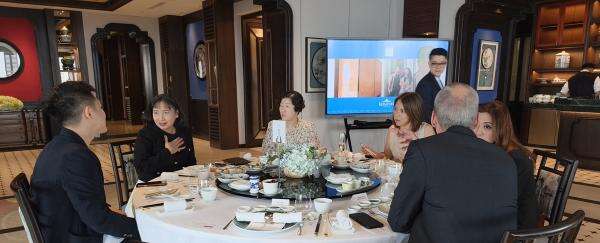 Makan Siang Sembari Nikmati View Monas, Perwakilan Hyatt Berbagai Daerah Bertemu di Jakarta Makan Siang Sembari Nikmati View Monas, Perwakilan Hyatt Berbagai Daerah Bertemu di Jakarta