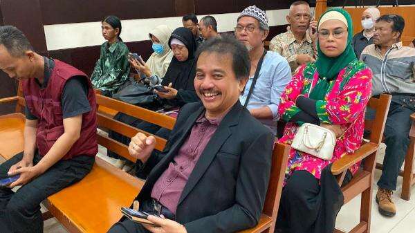 Sidang Pembuktian Roy Suryo, JPU Bakal Hadirkan 94 Saksi dan 26 Ahli Sidang Pembuktian Roy Suryo, JPU Bakal Hadirkan 94 Saksi dan 26 Ahli
