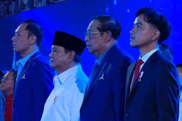 Prabowo-Gibran Hadiri Puncak Perayaan HUT ke-25 Partai Demokrat, Disambut SBY dan AHY Prabowo-Gibran Hadiri Puncak Perayaan HUT ke-25 Partai Demokrat, Disambut SBY dan AHY