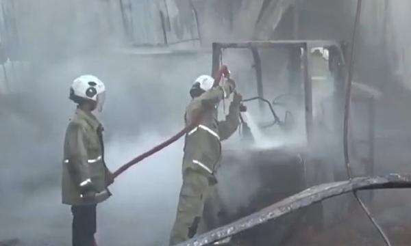 Pabrik Kayu di Kawasan Industri Candi Semarang Terbakar, 6 Damkar Dikerahkan Pabrik Kayu di Kawasan Industri Candi Semarang Terbakar, 6 Damkar Dikerahkan