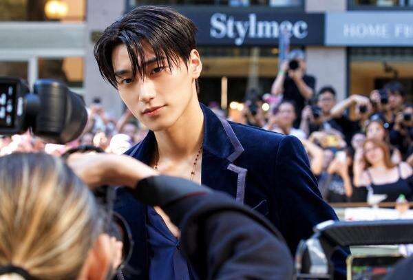 San ATEEZ Jawab Rumor Pacaran setelah Foto Bareng Perempuan Cantik Viral di Medsos San ATEEZ Jawab Rumor Pacaran setelah Foto Bareng Perempuan Cantik Viral di Medsos