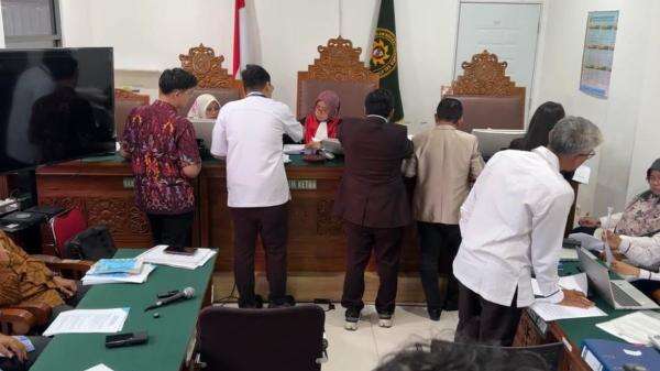 Kubu Silmy Karim Hadirkan Ahli di Sidang Praperadilan Kubu Silmy Karim Hadirkan Ahli di Sidang Praperadilan