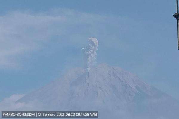 Gunung Semeru Meletus Hari Ini, Muntahkan Kolom Abu Setinggi 1,1 Km ke Langit Gunung Semeru Meletus Hari Ini, Muntahkan Kolom Abu Setinggi 1,1 Km ke Langit