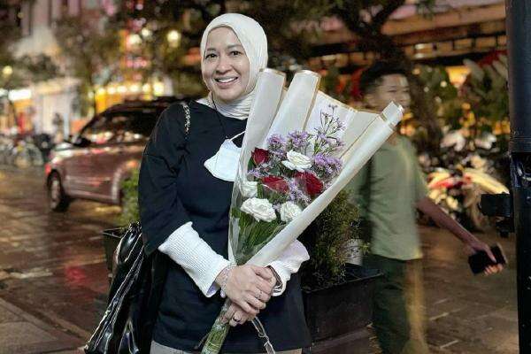 Jadi Anak Pejabat, Okie Agustina Ingatkan Kiesha Alvaro untuk Tak Flexing di Medsos Jadi Anak Pejabat, Okie Agustina Ingatkan Kiesha Alvaro untuk Tak Flexing di Medsos