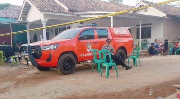 Perampokan Sadis di Lampung Timur, Pengusaha Tewas Bersimbah Darah Dibunuh Pelaku Perampokan Sadis di Lampung Timur, Pengusaha Tewas Bersimbah Darah Dibunuh Pelaku