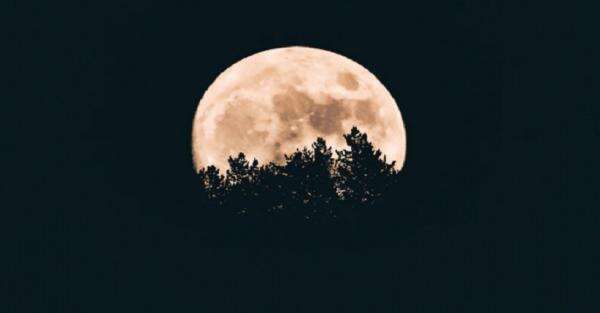 Pakar: Bulan Purnama Harvest Moon Bukan Pertanda Gempa atau Erupsi Pakar: Bulan Purnama Harvest Moon Bukan Pertanda Gempa atau Erupsi