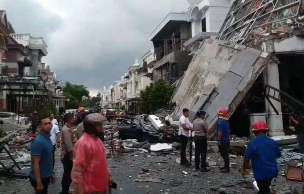 Kronologi Rumah Mewah di Medan Meledak Hebat Timbun 4 Pekerja Kronologi Rumah Mewah di Medan Meledak Hebat Timbun 4 Pekerja