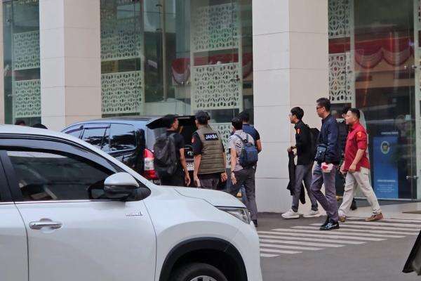 Kejagung Geledah 6 Lokasi terkait Dugaan Korupsi MBG, Sasar Kantor dan Rumah Tersangka Kejagung Geledah 6 Lokasi terkait Dugaan Korupsi MBG, Sasar Kantor dan Rumah Tersangka