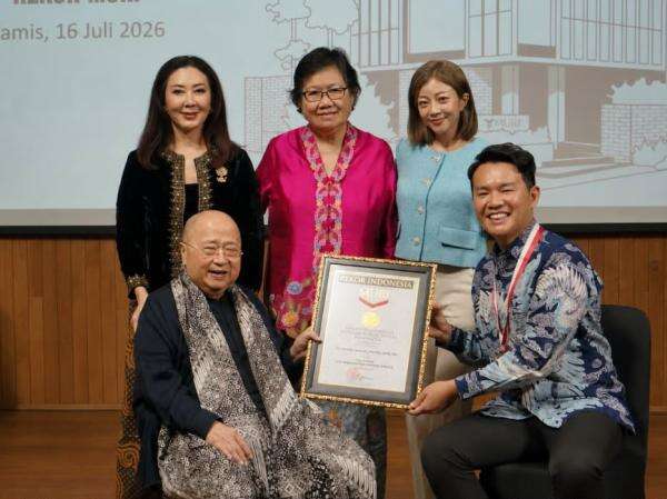 Dokter Indonesia Pecahkan Rekor Kunjungi 197 Negara, Kisahnya Menginspirasi! Dokter Indonesia Pecahkan Rekor Kunjungi 197 Negara, Kisahnya Menginspirasi!