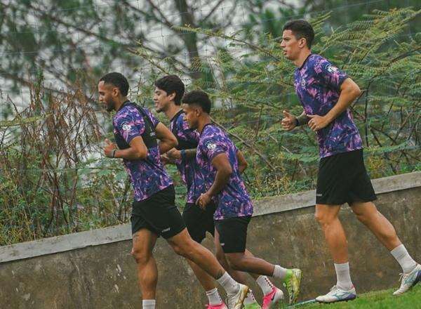 Antisipasi Badai Cedera Akibat Jadwal Padat, Ini Langkah Tegas yang Diambil Arema FC Antisipasi Badai Cedera Akibat Jadwal Padat, Ini Langkah Tegas yang Diambil Arema FC