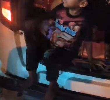 Viral! Bocah Nekat Sembunyi di Bagasi Taksi Online Sampai Terbawa Jauh, Bikin Driver Kaget Viral! Bocah Nekat Sembunyi di Bagasi Taksi Online Sampai Terbawa Jauh, Bikin Driver Kaget