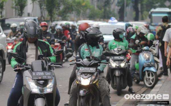 Wamensesneg: Turunan Perpres Ojol Paling Lambat Terbit 31 Desember Wamensesneg: Turunan Perpres Ojol Paling Lambat Terbit 31 Desember