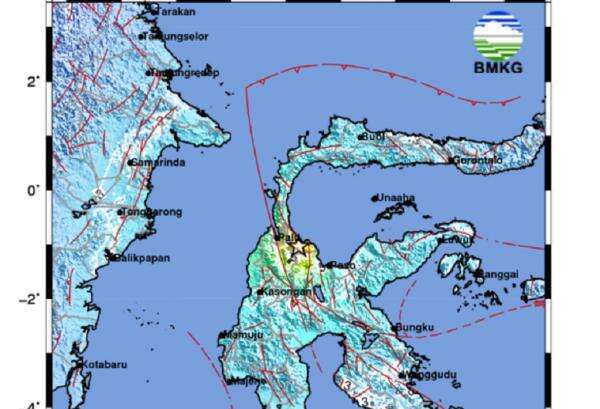Gempa Dahsyat M 6,7 di Palu, Warga Panik Berhamburan hingga Pasien RS Dievakuasi Gempa Dahsyat M 6,7 di Palu, Warga Panik Berhamburan hingga Pasien RS Dievakuasi