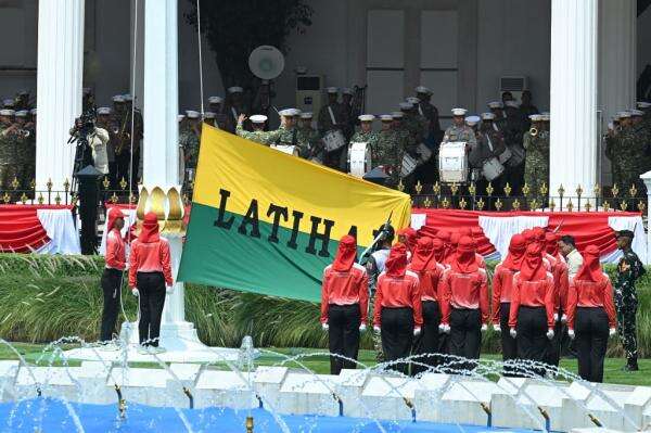 Persiapan HUT ke-81 RI, Paskibraka Gladi Upacara Bendera di Istana Persiapan HUT ke-81 RI, Paskibraka Gladi Upacara Bendera di Istana