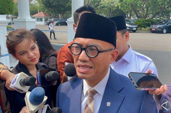 Houthi Serang Riyadh, Wamenhaj Dahnil: Belum Ada Larangan Perjalanan ke Arab Saudi Houthi Serang Riyadh, Wamenhaj Dahnil: Belum Ada Larangan Perjalanan ke Arab Saudi