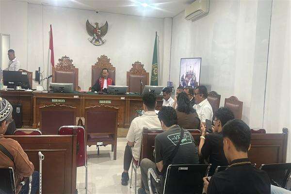 Bacakan Duplik, Polda Metro Jaya dan Kejaksaan Tetap Minta Praperadilan Roy Suryo Ditolak Bacakan Duplik, Polda Metro Jaya dan Kejaksaan Tetap Minta Praperadilan Roy Suryo Ditolak