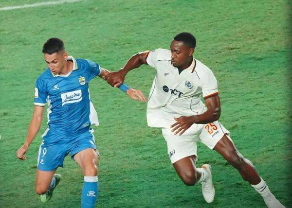 Hasil Persib Bandung vs Arema FC di Piala Presiden 2026: Uilliam Barros Cetak Gol, Maung Bandung Menang 1-0! Hasil Persib Bandung vs Arema FC di Piala Presiden 2026: Uilliam Barros Cetak Gol, Maung Bandung Menang 1-0!