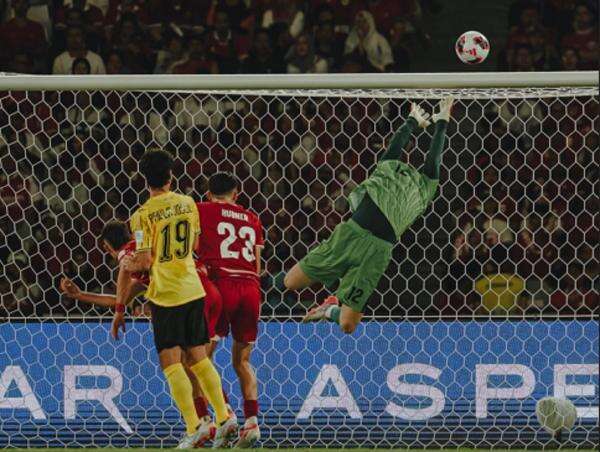 Respons Maarten Paes Setelah Bikin 8 Penyelamatan di Laga Timnas Indonesia vs Malaysia Respons Maarten Paes Setelah Bikin 8 Penyelamatan di Laga Timnas Indonesia vs Malaysia