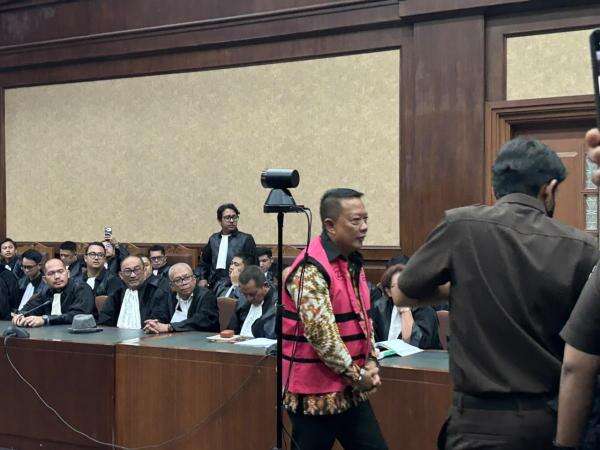 Hakim Perintahkan Sidang Kasus Febrie Berlanjut ke Pembuktian Hakim Perintahkan Sidang Kasus Febrie Berlanjut ke Pembuktian