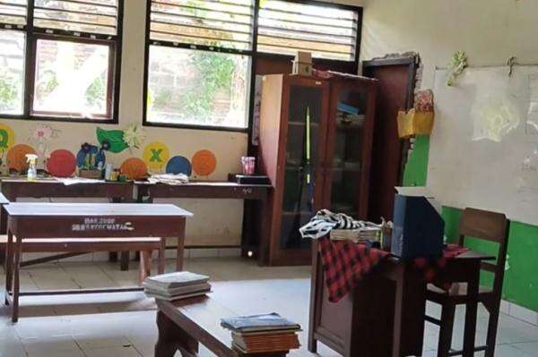 Miris! SD di Gianyar Bali Ini Tak Dapat Satu Pun Murid Baru Miris! SD di Gianyar Bali Ini Tak Dapat Satu Pun Murid Baru
