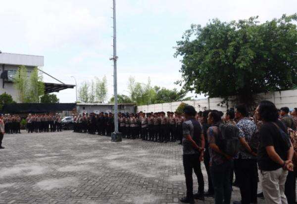 Kapolres Pelalawan Pimpin Apel Pengamanan Debat Publik Paslon Bupati dan Wabup Kapolres Pelalawan Pimpin Apel Pengamanan Debat Publik Paslon Bupati dan Wabup