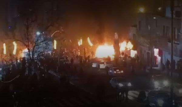 Kemlu Pastikan Kondisi WNI Aman di Tengah Demo Iran Kemlu Pastikan Kondisi WNI Aman di Tengah Demo Iran