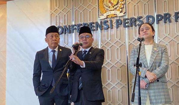 8 WNI Gabung Tentara Rusia, Dasco: Info Intel Awalnya Dijanjikan Jadi Satpam, Diimingi Gaji Besar 8 WNI Gabung Tentara Rusia, Dasco: Info Intel Awalnya Dijanjikan Jadi Satpam, Diimingi Gaji Besar