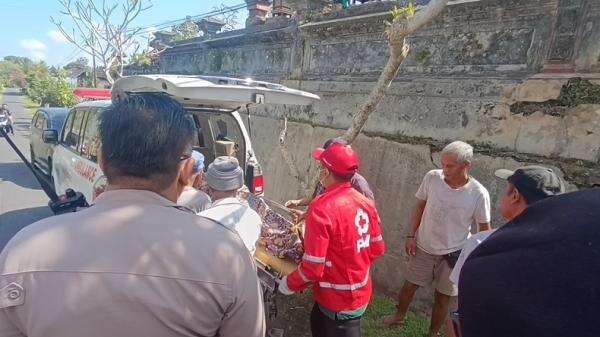 Pekerja Pariwisata asal Banyuwangi Ditemukan Tewas di Kamar Kos Gianyar Bali Pekerja Pariwisata asal Banyuwangi Ditemukan Tewas di Kamar Kos Gianyar Bali