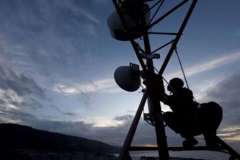Komdigi Pantau Pemulihan Jaringan 200 BTS Usai Gempa Bumi M7,7 di NTT Komdigi Pantau Pemulihan Jaringan 200 BTS Usai Gempa Bumi M7,7 di NTT