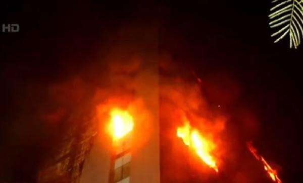 Kebakaran Landa Gedung Bapenda DKI Jakarta, Api Masih Berkobar di Lantai Atas Kebakaran Landa Gedung Bapenda DKI Jakarta, Api Masih Berkobar di Lantai Atas