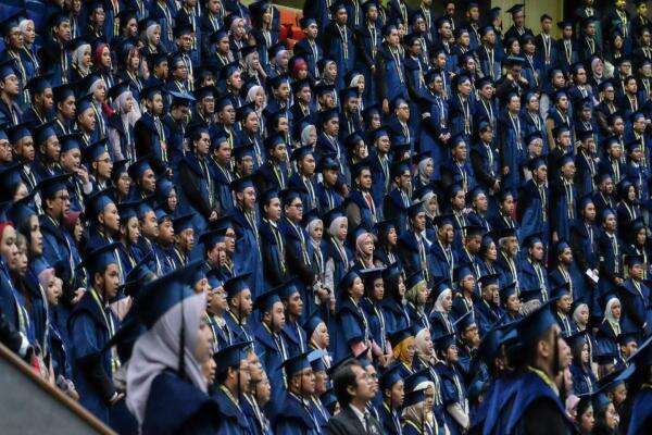 10 Cara Mahasiswa Bisa Lulus Cumlaude, Simak Strategi Jitunya 10 Cara Mahasiswa Bisa Lulus Cumlaude, Simak Strategi Jitunya