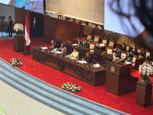 Tok! Paripurna DPR Sahkan RUU Pusat Finansial RI Jadi UU, Ini Poin Pentingnya Tok! Paripurna DPR Sahkan RUU Pusat Finansial RI Jadi UU, Ini Poin Pentingnya