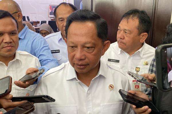 Mendagri Ungkap 79 Pemda Kesulitan Bayar Gaji ASN, Butuh Tambahan Dana Mendagri Ungkap 79 Pemda Kesulitan Bayar Gaji ASN, Butuh Tambahan Dana