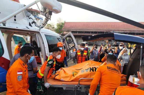 Polri Kerahkan Helikopter Evakuasi 2 Jenazah KM Virgo Transport 8, Perkuat Operasi SAR Polri Kerahkan Helikopter Evakuasi 2 Jenazah KM Virgo Transport 8, Perkuat Operasi SAR