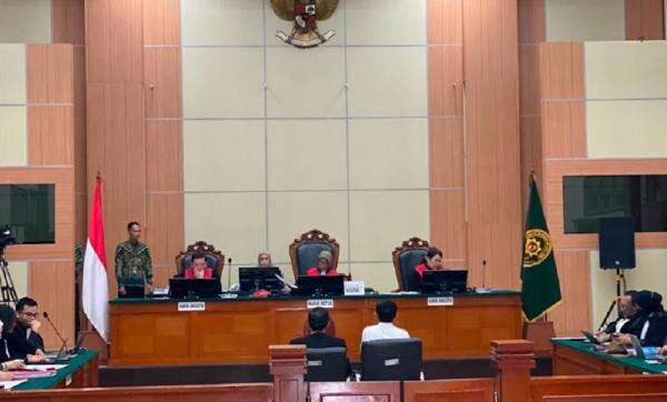 Panas! Dokter Tifa Adu Mulut dengan Freddy Damanik di Sidang terkait Kasus Ijazah Jokowi Panas! Dokter Tifa Adu Mulut dengan Freddy Damanik di Sidang terkait Kasus Ijazah Jokowi