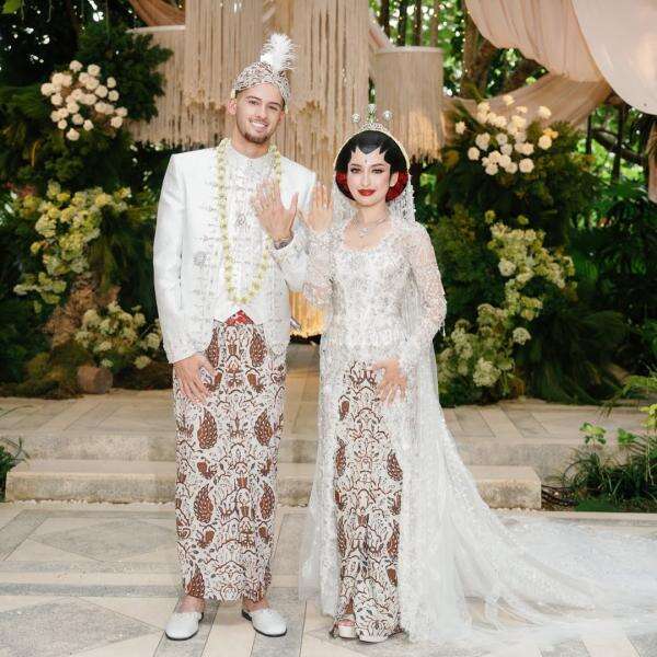 Segini Perkiraan Nilai Suvenir Pernikahan Jennifer Coppen dan Justin Hubner Segini Perkiraan Nilai Suvenir Pernikahan Jennifer Coppen dan Justin Hubner