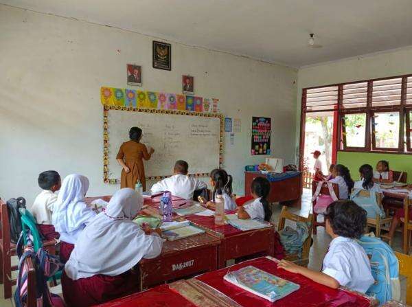 Kemendikdasmen Kembali Buka Beasiswa Jenjang S1/D4 untuk Guru Kemendikdasmen Kembali Buka Beasiswa Jenjang S1/D4 untuk Guru