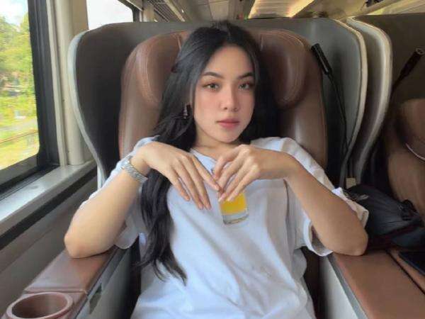 Profil Endang Yustika, Influencer Viral yang Sebut Orang Tak Punya Uang Tidak Bernilai Profil Endang Yustika, Influencer Viral yang Sebut Orang Tak Punya Uang Tidak Bernilai