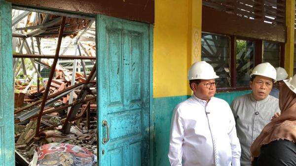 Pramono Bentuk Tim Investigasi dan Inventarisasi Awasi Pembangunan Sekolah Rusak Pramono Bentuk Tim Investigasi dan Inventarisasi Awasi Pembangunan Sekolah Rusak