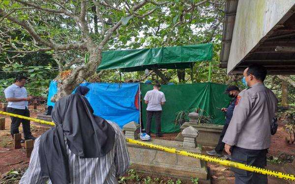 Polda Jateng Ekshumasi Makam Darso, Korban Penganiayaan Oknum Polresta Yogyakarta Polda Jateng Ekshumasi Makam Darso, Korban Penganiayaan Oknum Polresta Yogyakarta