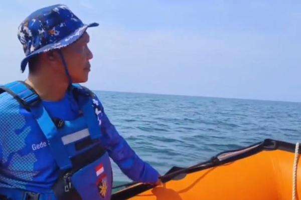 Nelayan Situbondo Hilang 2 Hari Ditemukan Selamat, Bertahan dengan Tutup Boks Ikan Nelayan Situbondo Hilang 2 Hari Ditemukan Selamat, Bertahan dengan Tutup Boks Ikan