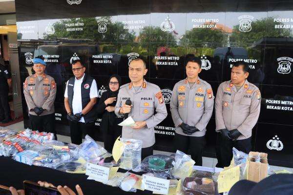 Polisi Bongkar 99 Kasus Narkoba di Bekasi, 35.117 Obat Keras Disita Polisi Bongkar 99 Kasus Narkoba di Bekasi, 35.117 Obat Keras Disita