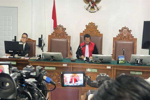 PN Jaksel Tolak Praperadilan Jilid 4 Roy Suryo PN Jaksel Tolak Praperadilan Jilid 4 Roy Suryo