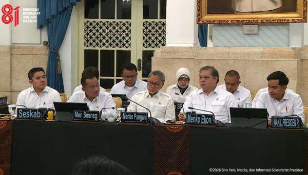 Gibran Duduk di Barisan Menteri saat Sidang Kabinet, Mensesneg Beri Penjelasan Gibran Duduk di Barisan Menteri saat Sidang Kabinet, Mensesneg Beri Penjelasan