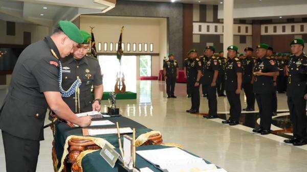 Mutasi Besar di Kodam IV Diponegoro, Sejumlah Jabatan Strategis Berganti Mutasi Besar di Kodam IV Diponegoro, Sejumlah Jabatan Strategis Berganti