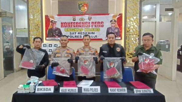 Polres Mesuji Ungkap Daging Tapir yang Disembelih Pelaku Dibagikan ke Warga Sekitar Polres Mesuji Ungkap Daging Tapir yang Disembelih Pelaku Dibagikan ke Warga Sekitar