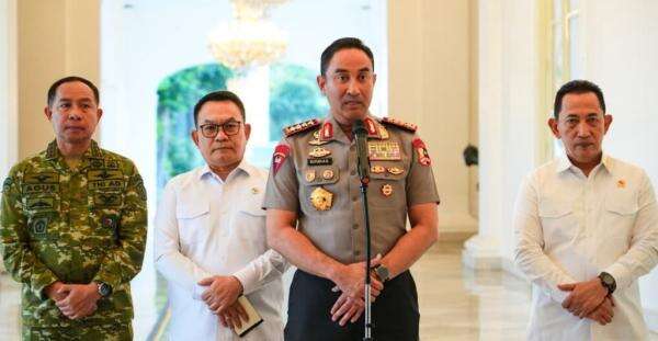 98 Kasus Karhutla Libatkan Korporasi Naik Penyidikan, Kapolri Jenderal Suyudi: Segera Tetapkan Tersangka 98 Kasus Karhutla Libatkan Korporasi Naik Penyidikan, Kapolri Jenderal Suyudi: Segera Tetapkan Tersangka