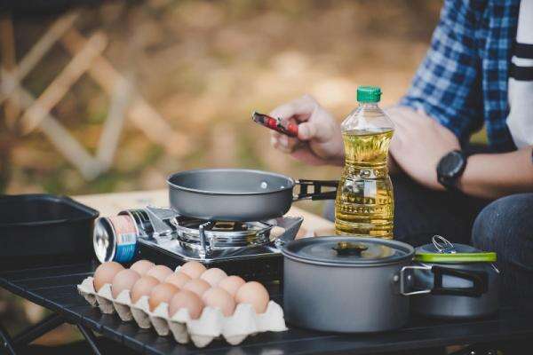 Jangan Simpan Minyak Goreng di Samping Kompor, Ini Alasannya! Jangan Simpan Minyak Goreng di Samping Kompor, Ini Alasannya!