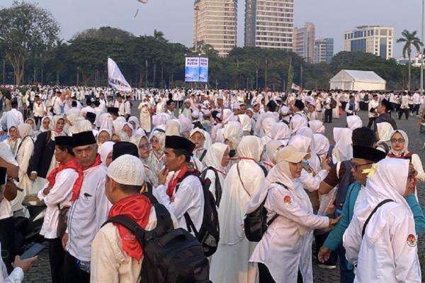 Ribuan Jemaah Padati Monas, Antusias Hadiri Acara Zikir dan Doa Kebangsaan Ribuan Jemaah Padati Monas, Antusias Hadiri Acara Zikir dan Doa Kebangsaan