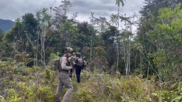 Keji! KKB Tembak 10 Pekerja Jalan di Tolikara Papua, 5 Orang Tewas 5 Luka-Luka Keji! KKB Tembak 10 Pekerja Jalan di Tolikara Papua, 5 Orang Tewas 5 Luka-Luka